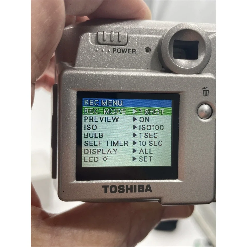 Toshiba PDR M25 2.2MP Digital Camera 3X Zoom+Battery+SD Card+Case-Silver TESTED